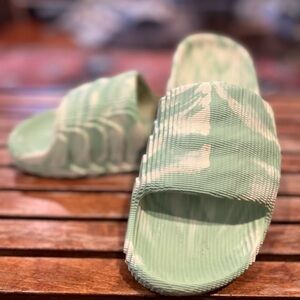 Adidas Adilette 22 Slides Magic Lime Dessert Sand 8 Men’s